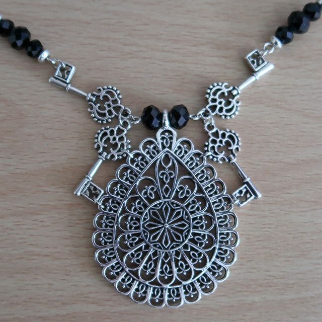 Cathedral Keys necklace (detailed view)